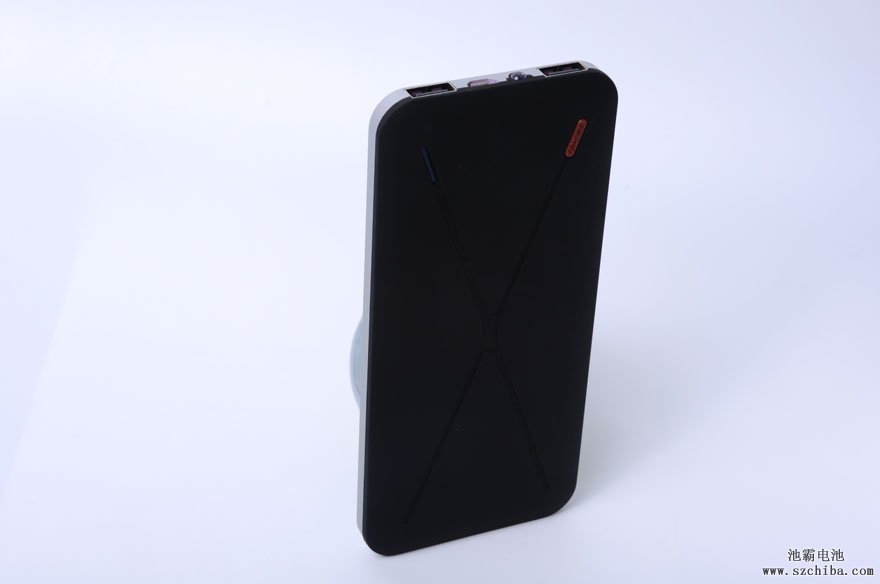 移動(dòng)電源8000mah